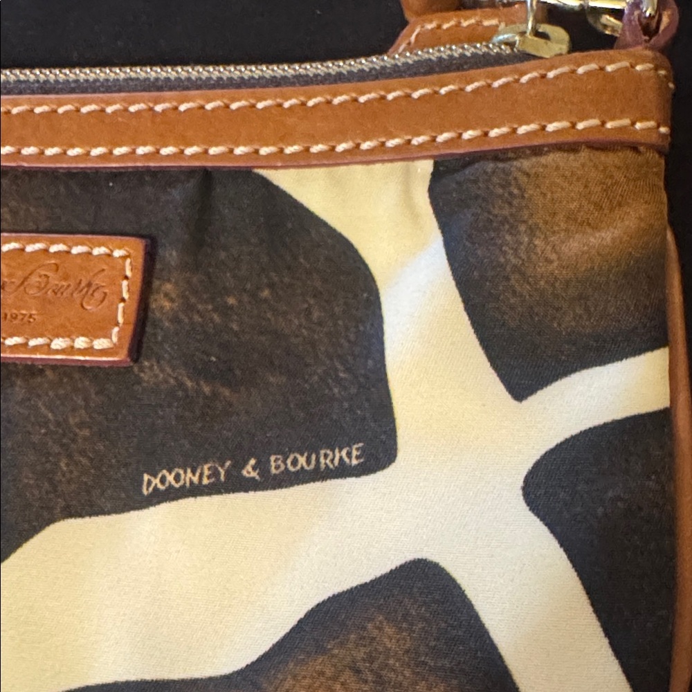 Dooney & Bourke Giraffe Print Wristlet - Picture 3 of 8